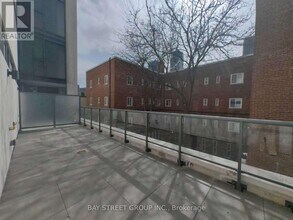 81-281 Wellesley St E in Toronto, ON - Building Photo - Building Photo