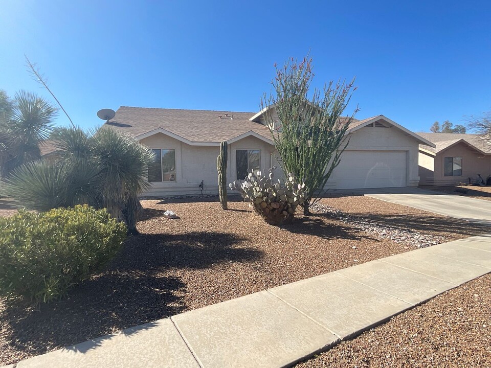 9930 E Paseo San Rosendo in Tucson, AZ - Building Photo