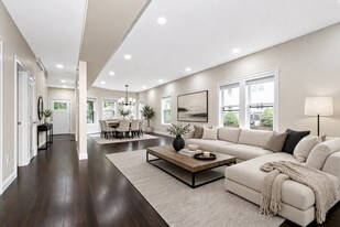 77 Winchester St in Medford, MA - Building Photo