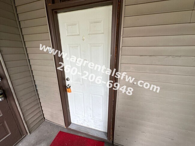 2411 Fox Ave-Unit -Apt A in Fort Wayne, IN - Foto de edificio - Building Photo