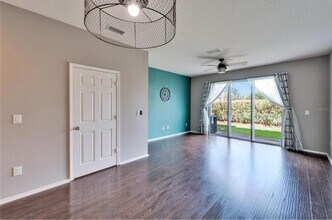 8842 turnstone Dr in Tampa, FL - Building Photo - Building Photo