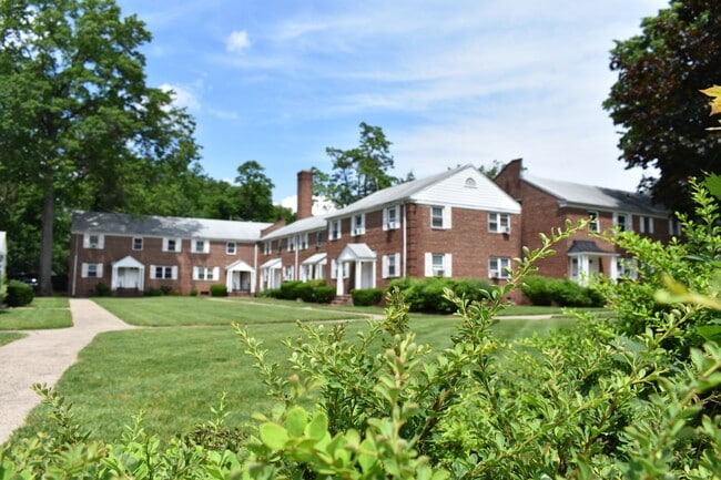 Michael Manor Apartment Homes in Plainfield, NJ - Foto de edificio - Building Photo
