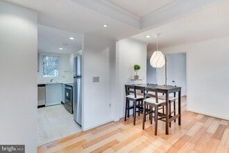 822 Warburton Ln in Fort Washington, MD - Foto de edificio - Building Photo