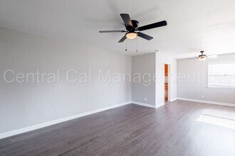 200 Wetherley Dr in Bakersfield, CA - Building Photo - Building Photo