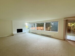 2225-2229 W Raye St in Seattle, WA - Foto de edificio - Building Photo