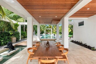 60 Ocean Front Dr in Key Largo, FL - Building Photo - Building Photo