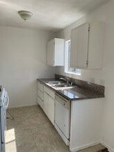 14141 Erwin St in Van Nuys, CA - Building Photo - Building Photo