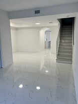 4914 White Mangrove Way E in Fort Lauderdale, FL - Building Photo