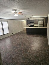 675-5604 Corner in Cleveland, TX - Building Photo - Building Photo