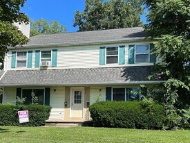 352 Spartan Ave in East Lansing, MI - Building Photo