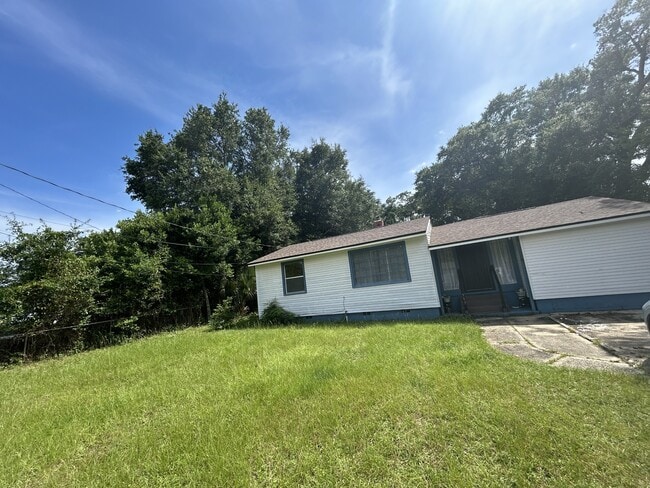 property at 517 Lakewood Rd