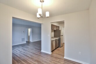 Adams Station Apartments in Delmar, NY - Foto de edificio - Building Photo