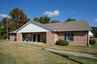 Johnson Apartments in Gadsden, AL - Foto de edificio - Building Photo