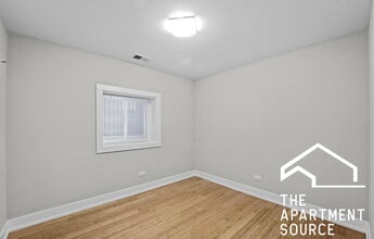 1335 W Walton St, Unit 1 in Chicago, IL - Foto de edificio - Building Photo