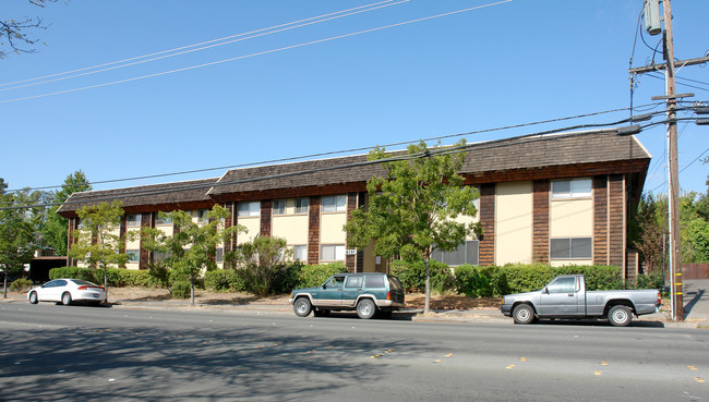 Kerner Apartments in Santa Rosa, CA - Building Photo - Building Photo