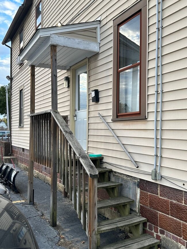 623 E Main St in Lancaster, OH - Building Photo - Building Photo