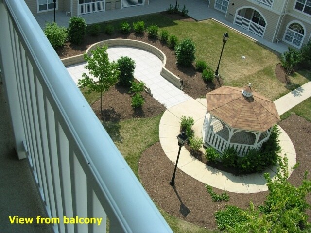 4561 Strutfield Ln, Unit 3402 in Alexandria, VA - Foto de edificio - Building Photo