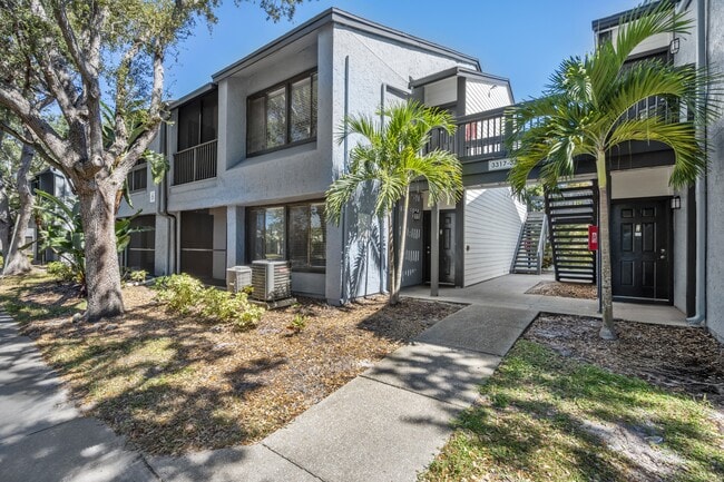 Huntington Place in Sarasota, FL - Foto de edificio - Building Photo