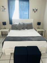 2525 NW 33rd St in Miami, FL - Building Photo - Building Photo