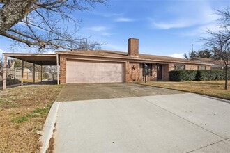 306 Texoma Dr in Whitesboro, TX - Building Photo - Building Photo