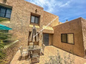 2961 E Winterhaven Dr in Tucson, AZ - Building Photo