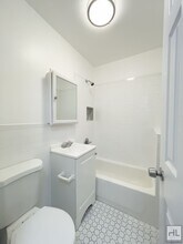 East 61 Street in New York, NY - Building Photo - Building Photo