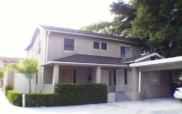 427-429 N Hill Ave in Pasadena, CA - Building Photo