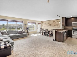 4733 Lakeside Dr in Maumee, OH - Building Photo - Building Photo