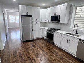 2714 W Julia Ct, Unit 1 in Chicago, IL - Foto de edificio - Building Photo