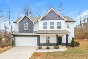 100 Fairview Dr in Newnan, GA - Building Photo