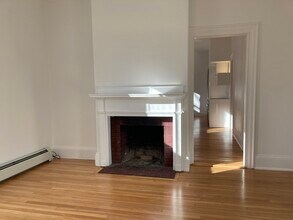 70 Thomas St, Unit 1 in Portland, ME - Building Photo - Building Photo