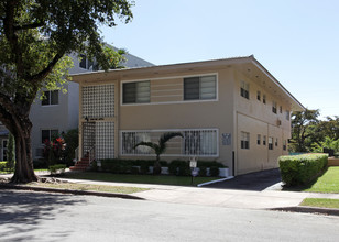 San-Re Apartments in Coral Gables, FL - Building Photo - Building Photo