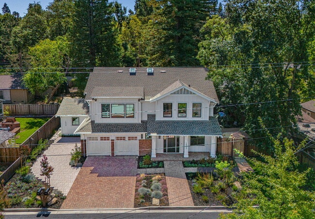 property at 1533 Manning Ln