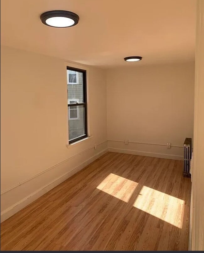 property at 21 Wenham St