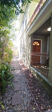 449 S Doheny Dr, Unit 451 in Beverly Hills, CA - Building Photo - Building Photo
