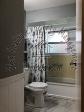 5752 Hollybrook Ln N in Sylvania, OH - Building Photo - Building Photo