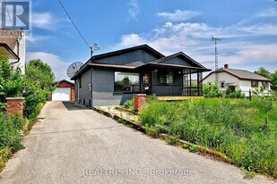6 Lucerne Pl in St Catharines, ON - Building Photo