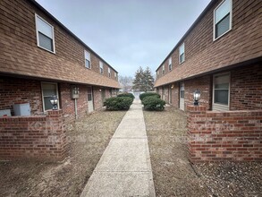 812 E Walnut St in Independence, MO - Building Photo - Building Photo