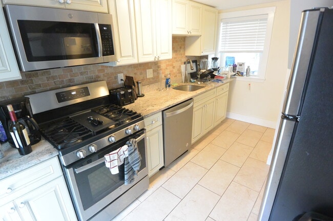 property at 15 Mansfield St