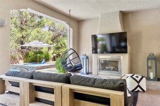 84 Carolina Cherry Dr in Las Vegas, NV - Building Photo - Building Photo