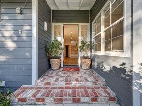 50 Bridgewater Dr in San Rafael, CA - Foto de edificio - Building Photo