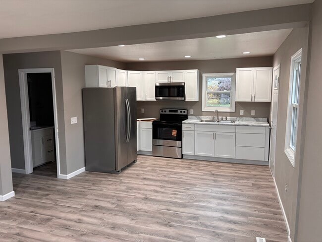 611 W Randolph St in Wausau, WI - Building Photo - Building Photo