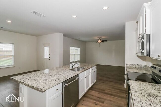 304 Sunnymeade Ln in Jarrell, TX - Building Photo - Building Photo