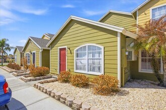 2918 Fan Palm Dr in Davenport, FL - Building Photo - Building Photo