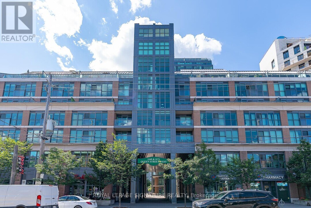 1169 Queen St W in Toronto, ON - Building Photo