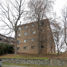 324 Palisade Ave in Yonkers, NY - Building Photo - Building Photo