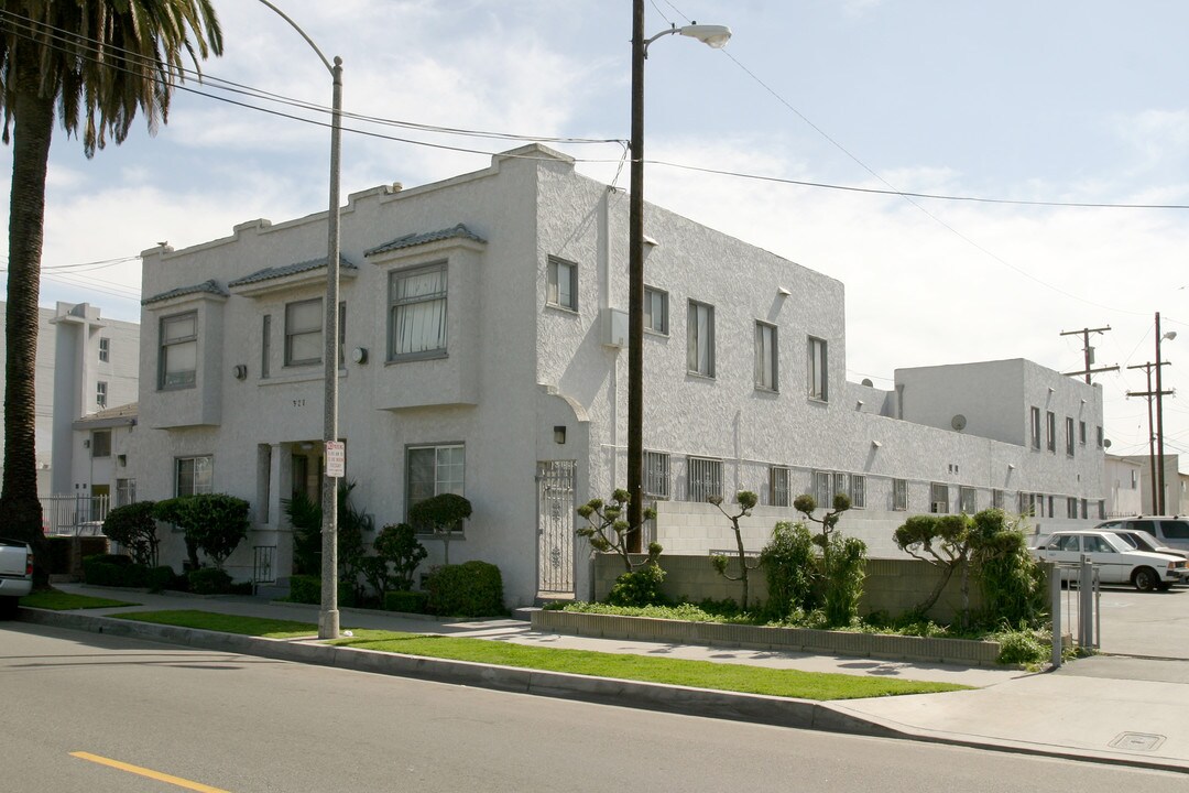 920 E NEW YORK ST in Long Beach, CA - Building Photo