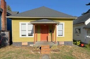 1317 Billy Frank Jr. St in Bellingham, WA - Building Photo