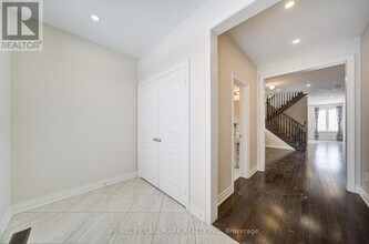 9 Rotondo Cres in Vaughan, ON - Building Photo - Building Photo