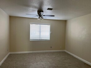 6936 Kepler Dr in Las Vegas, NV - Building Photo - Building Photo
